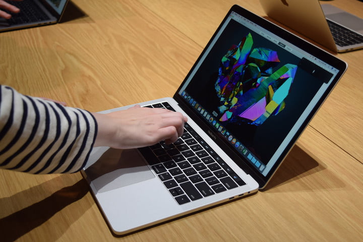 بررسی و مقایسه MacBook pro سایز ۱۳ اینچی اپل مدل ۲۰۱۸